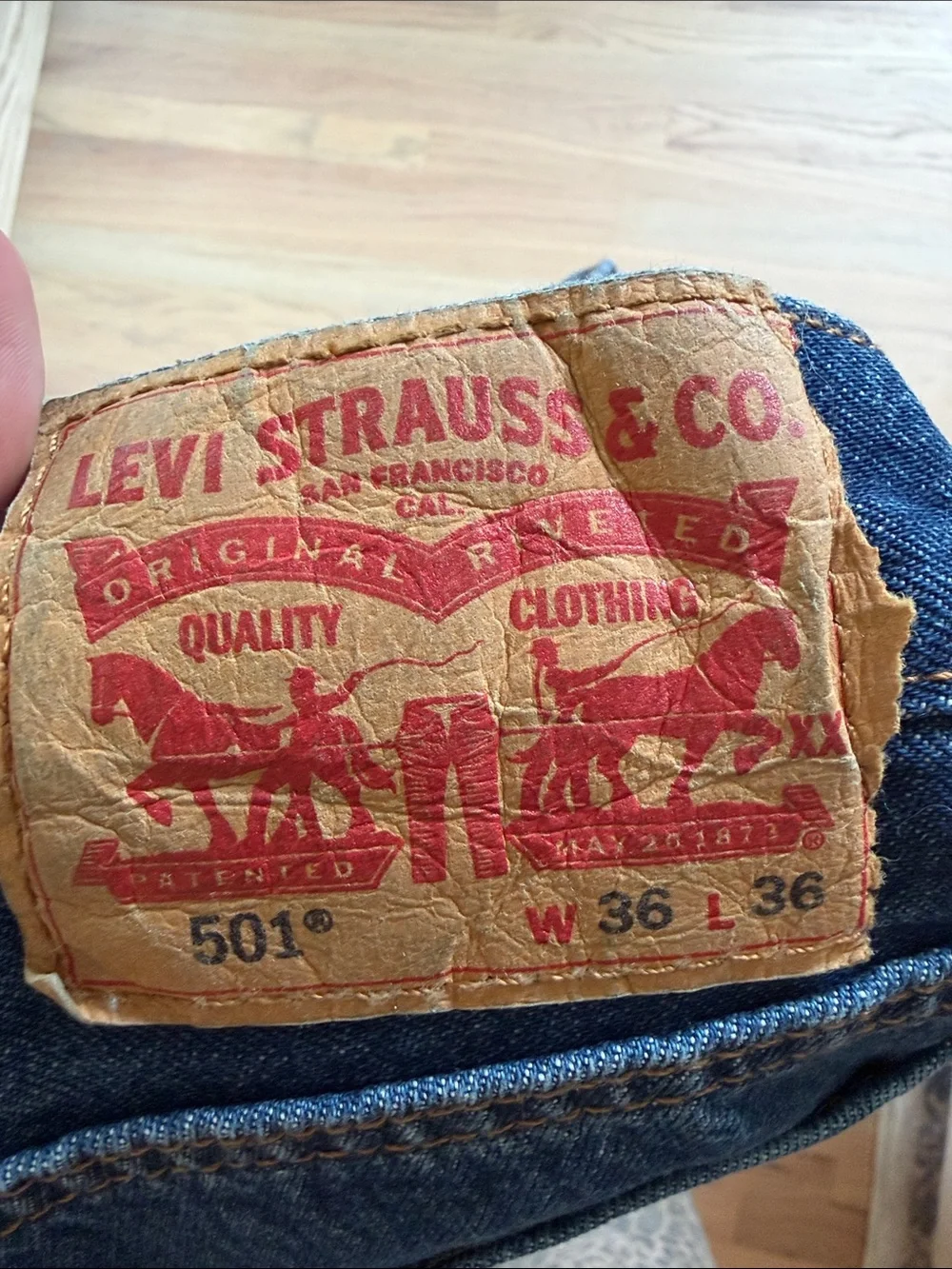 Vintage Levi’s 501 Jeans Men’s W36 L36 Dark Blue Straight Leg Button Fly Y2K